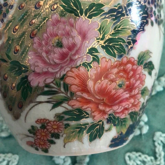 Small Beige & Metallic Gold Japanese Porcelain Ceramic Jar With Peacock Birds - Picture 3 of 15